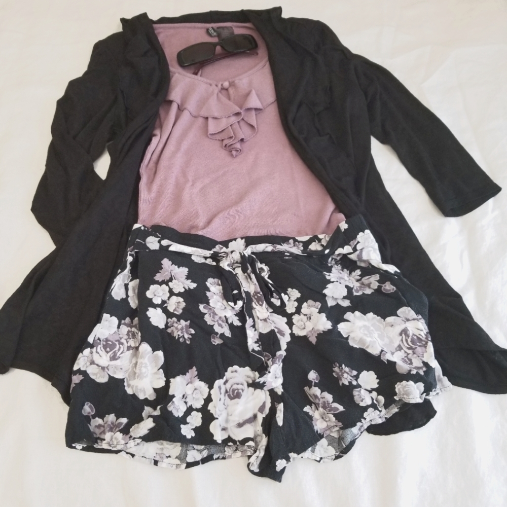 Rue21 Black Floral Tie Front Shorts